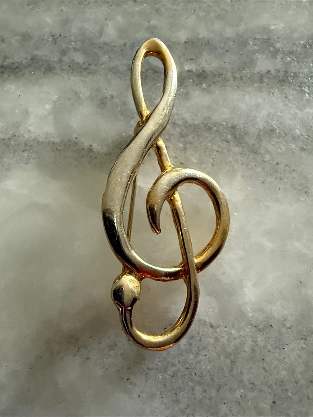 Treble Clef Music Note Pin  - Gold Tone